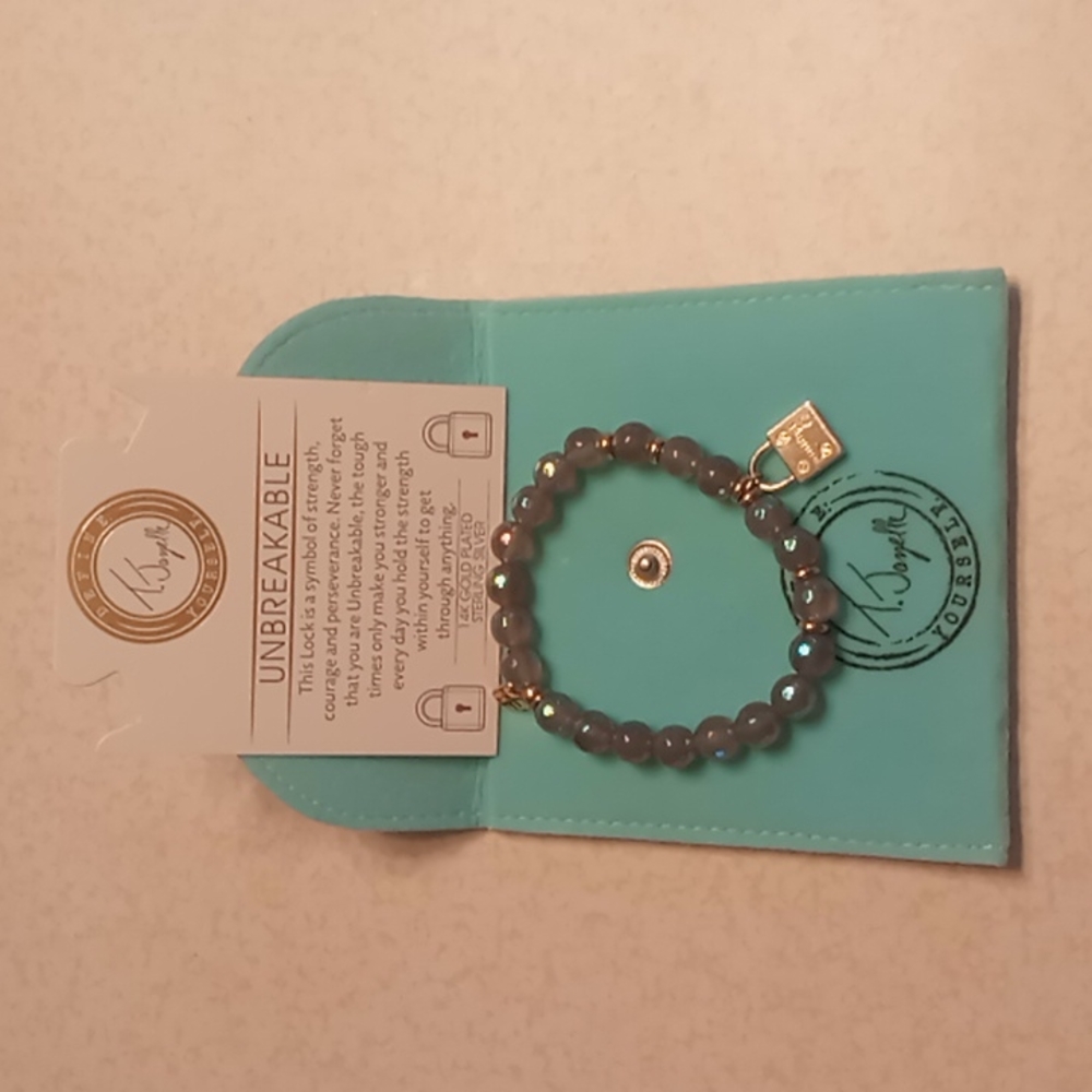 Women's jewelry